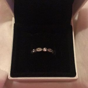 Pandora Ring